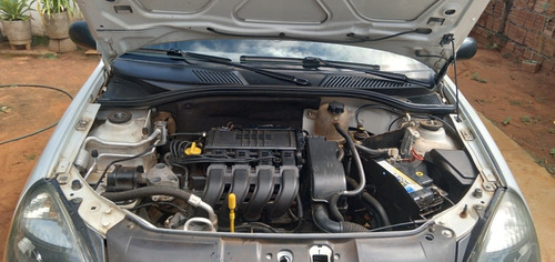Imagem 9 de 11 de Renault Clio 2004 1.0 16v Authentique 5p