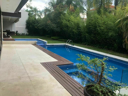 Residencia De Super Lujo En Valle Real Dentro De Coto Y Con
