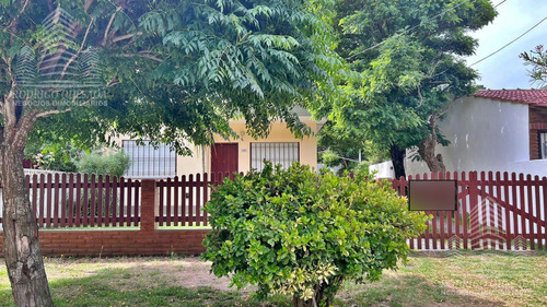 Casa En Lote Propio De 10x30   Dependencia- Costa Azul.