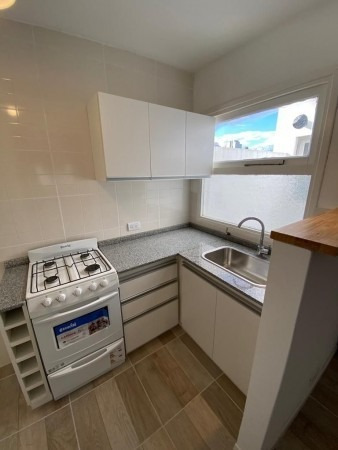 Imagen 4 de 16 de Venta De Departamento 2 Ambientes, La Perla. Reciclado