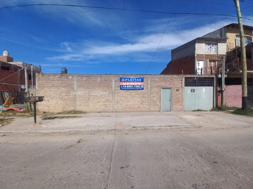 Casa En Venta 4 Ambientes Isidro Casanova