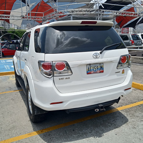 Toyota Fortuner 4.0