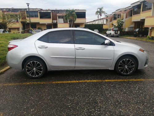 Imagen 5 de 13 de Toyota Corolla S Plus