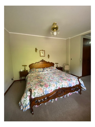 Se Vende Casa 630m2. 4h + S/5b + S/4p. Santa Paula.