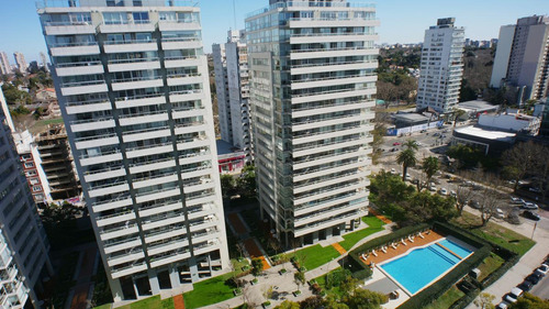 Duplex En Venta En Torre Horizons Con Vista Al Rio!!!