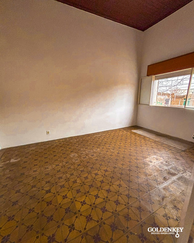 Casa Al Frente 3 Dormitorios Garaje Y Galpón Barrio Cerro