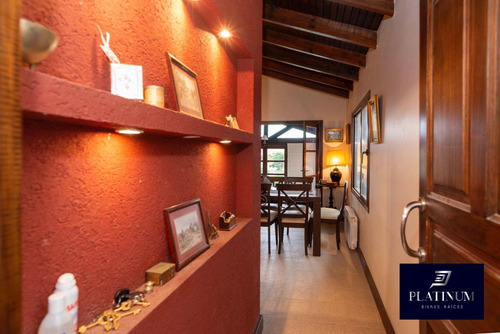 Venta Casa 3 Dormitorios Grand Bourg Con Cochera