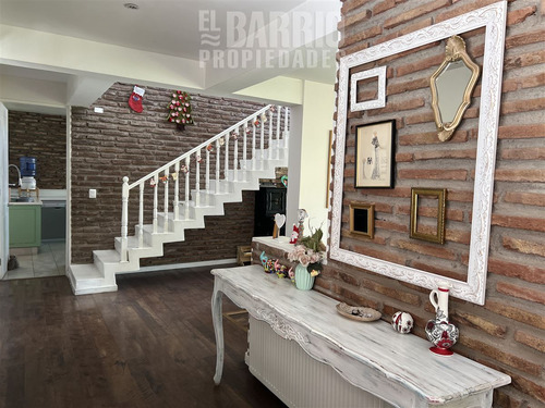Casa En Venta De 4 Dorm. En Colina