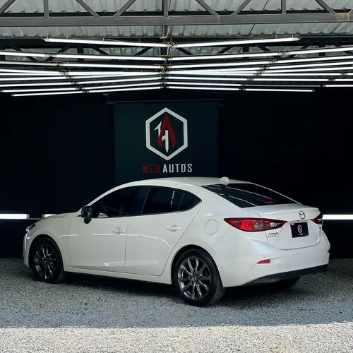 Mazda 3 2.0 Touring mecánico