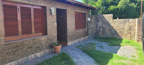 Casa En Alquiler - 2 Dormitorios 1 Baño - Cochera - 350mts2 - City Bell, La Plata