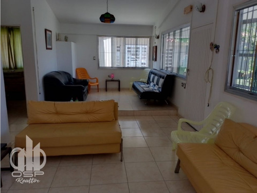 En Venta Casa Con Piscina En Higuerote + Anexo (pe)