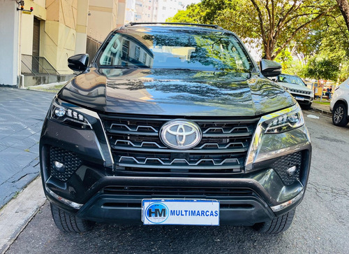 Toyota Hilux SW4 2.7 SRV 7 LUGARES 4X2 16V