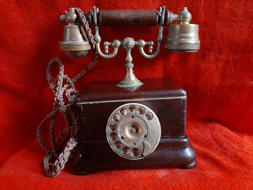 Teléfono Antiguo Celcer Hecho En Italia 