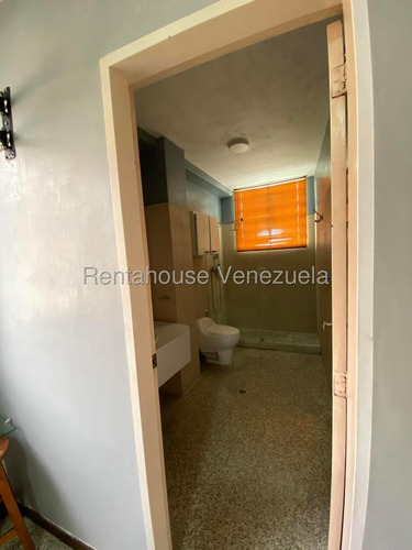 Apartamento Con Mucho Potencial En Lpg! 25-243