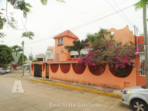 Casa En Venta De 6 Recámaras, Sala Tv, Piscina, Sm 25, Cancún Centro