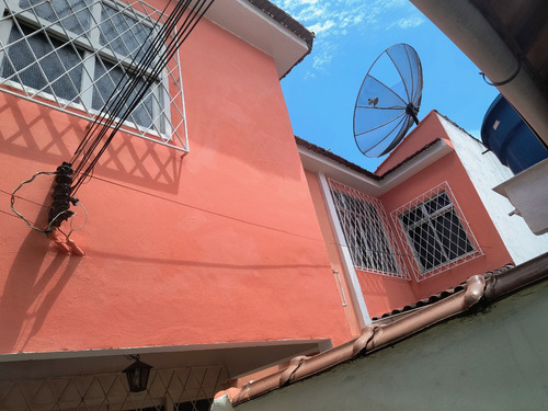 Alugo Casa Duplex Com 3 Quartos Em Ibicuí, Mangaratiba (na Rua Da Praia Principal)