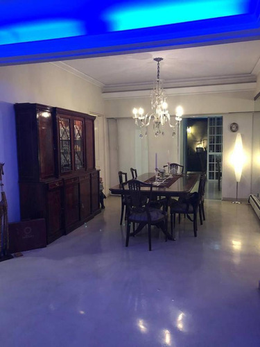 Venta Casa Chalet 6 Ambientes 5 Dormitorios Jardin Piscina Barrio Parque Vicente Lopez Villa Martelli