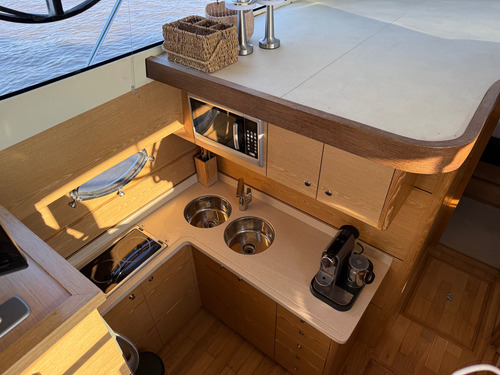 Crucero Segue Con Iveco 2 X 400 Hp Año 2013 Linea De Ejes