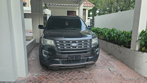 Ford  Explorer  Xlt