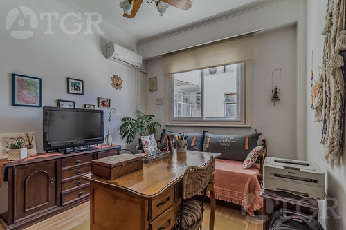 Semipiso En Venta En Recoleta, 3 Dormitorios Con Dependencia Y Balcon Corrido Al Frente