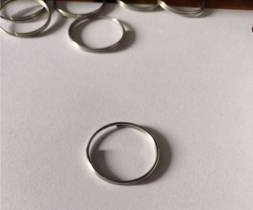 Imagen 3 de 5 de 1000 Argollas Espiral Para Llaveros Sin Cadena Alambre Suave
