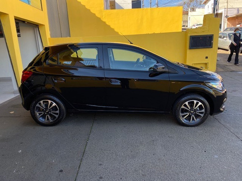 Imagem 8 de 10 de Chevrolet Onix Hatch 1.4 4p Flex Ltz