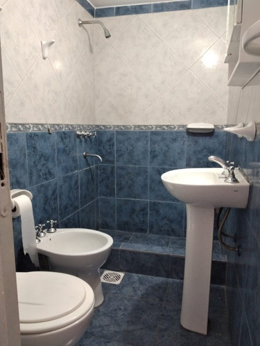 Imagen 7 de 11 de Duplex 2 Ambientes. Primer Piso, Amplio Luminoso. Venta. La Tablada