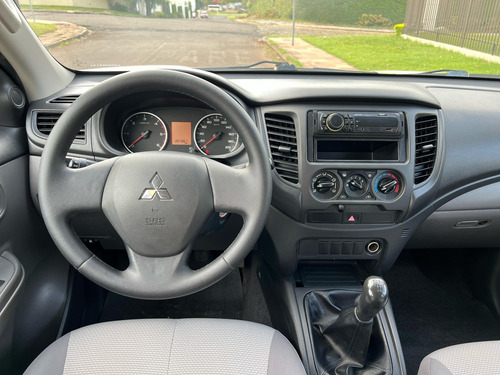 Mitsubishi L200 Triton 2.4 16V TURBO DIESEL GL CD 4X4 MANUAL