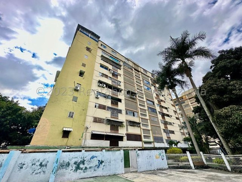 Se Vende Un Apartamento En San Bernardino Caracas, #23-22318