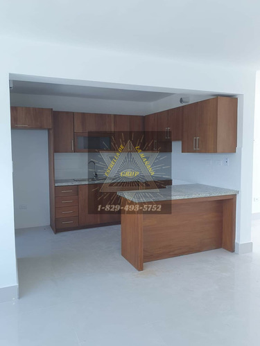 Primer Nivel Con Patio En Cerro Alto