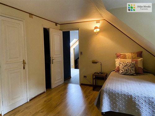 Casa En Arriendo De 6 Dorm. En Las Condes
