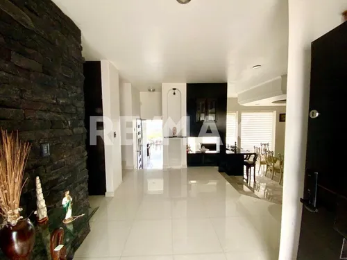 Casa De Lujo En Condado De Sayavedra Con Vistas, Jardín Y Amplios Espacios