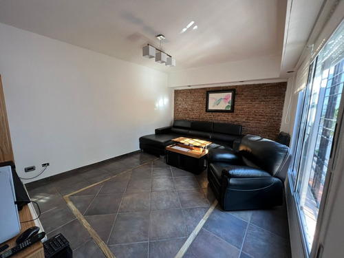 Imagen 4 de 12 de Venta Ph 3 Ambientes Con Fondo Libre Refaccionado Castelar