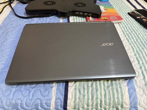 Laptop Aspire V7 Negro (Usado)