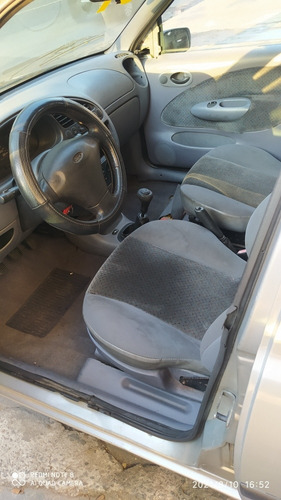 Imagem 7 de 11 de Ford Fiesta Clx