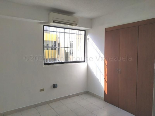 Imagen 4 de 10 de Apartamento En Venta, Las Chimeneas, Valencia. 23-4297 Rentahouse.