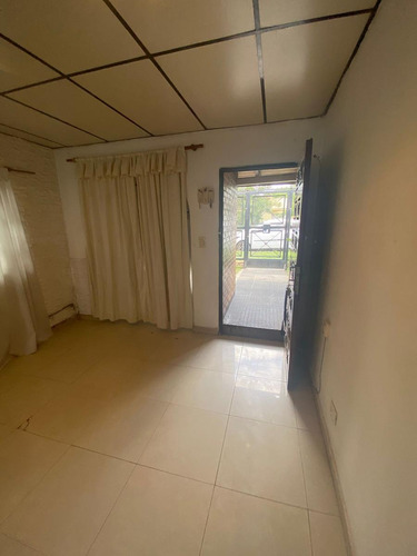Casa En Alquiler De 3 Ambientes En San Miguel