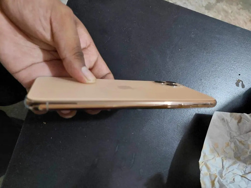 iPhone 11 Pro Mx 64gb 93%con Cargador Originalfunda (Usado)