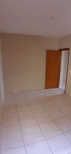 Imagem 11 de 14 de Sobrado Semi Novo - R$ 330.000