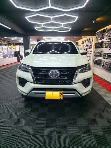 Toyota Fortuner 2.7 Srv