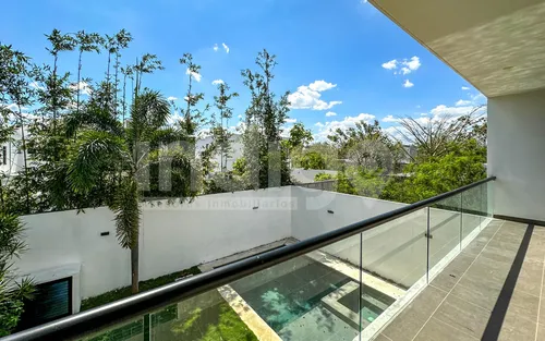 Casa En Venta En Mérida En Privada Arbórea En Conkal