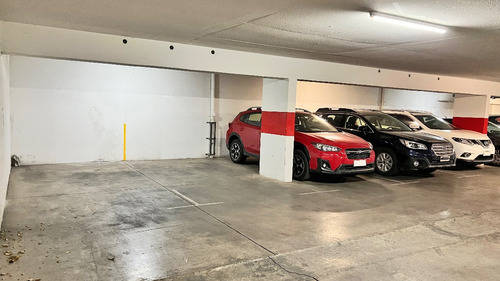 Estacionamiento A Pasos De Metro Alcántara
