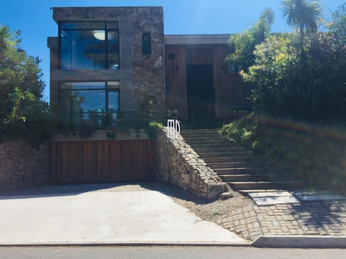 Magnifica Casa En Barrio Privado- Ref: 6391