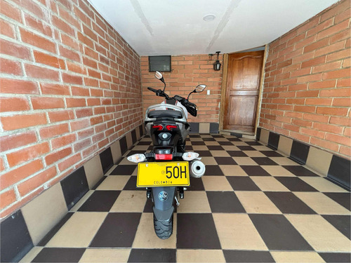 Moto Tvs Raider 125 ( 2025 - 10.000 Km )