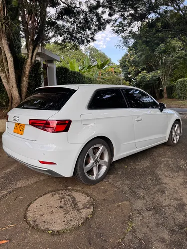 Audi A3 1.2 Attraction Sline