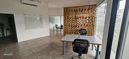Financiado - Local / Oficina Segundo Piso Verdi 57/ 95 M²
