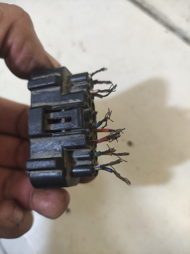 Conector De Cdi De Suzuki Sv650 Sv650s 99-02 (Usado)