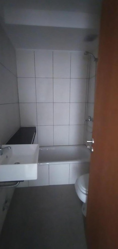 Imagen 11 de 24 de Duplex Casa 3 Amb A Estrenar - Castelar Norte Con Cochera Y Fondo