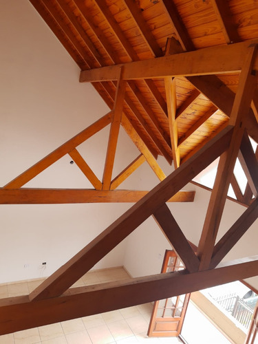 Chalet C/local Comercial Y Sótano, 3 Plantas Sobre Hipolito Yrigoyen Glew