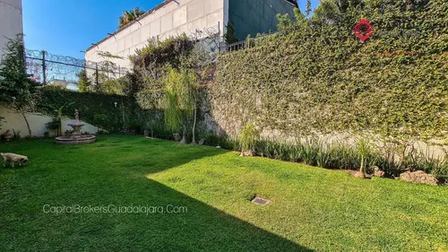 Casa En Venta En Providencia Espacios Amplios